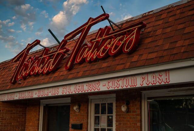 7 Reasons Why Custom Signage Is Vital For Physical Storefronts