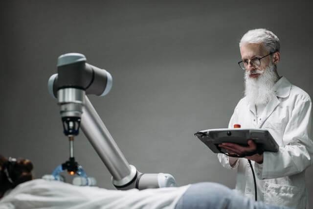 How A Robotic Myomectomy Specialist Enhances Surgical Recovery